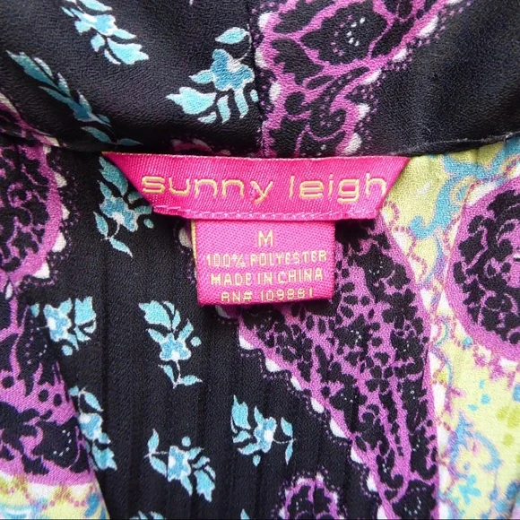 Sunny Leigh Short Sleeve Paisley Blouse - Picture 4 of 4